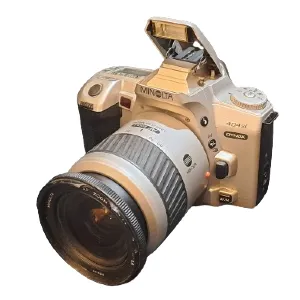בתמונה רואים מצלמת רפלקס - הכלי הנכון לצילום לשיווק דיגיטלי